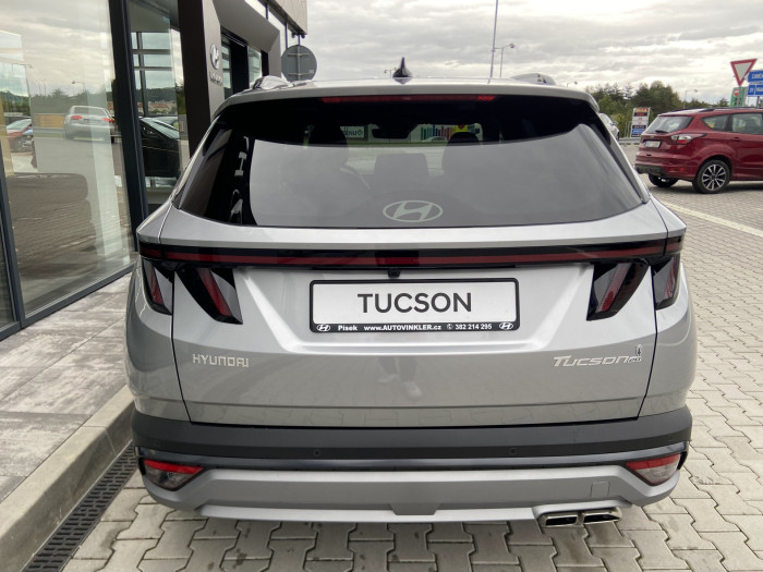 25 1,6 TGDI MT 20 YEARS LUXURY na operativní leasing