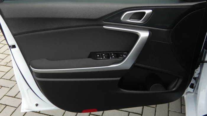 Kia Ceed 1.5 T-GDI 118kW SPIN na operativní leasing