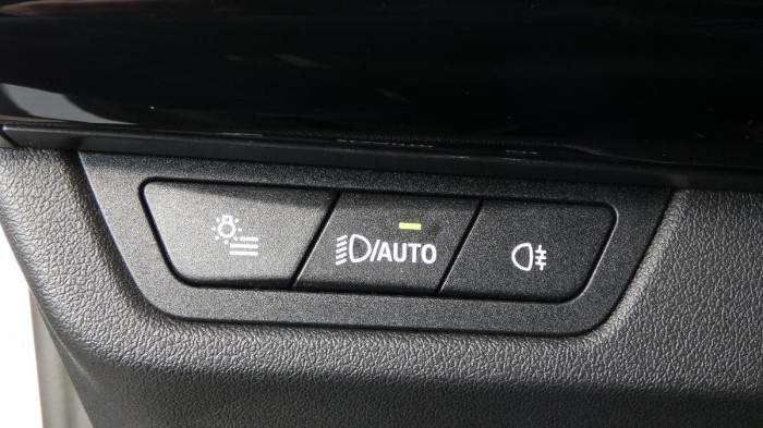 BMW X1 sDrive 18i DCT na operativní leasing