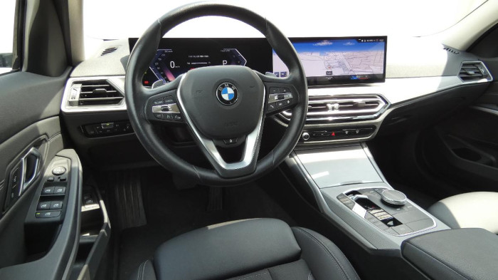 BMW Řada 3 318i Advantage Touring na operativní leasing