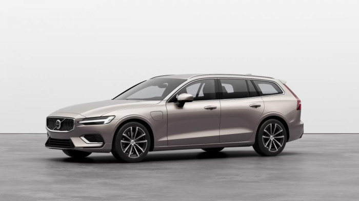 Volvo V60 T6 AWD Plug-in Hybrid CORE na operativní leasing