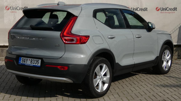 Volvo XC40 B3 Core DCT na operativní leasing