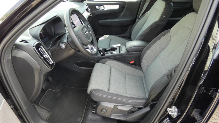 Volvo XC40 B3 mHEV Core aut. na operativní leasing