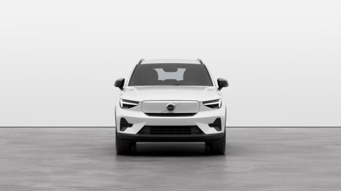 Volvo EX40 PLUS, Single Motor, 175 kW / 238 HP na operativní leasing