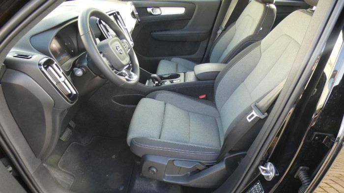 Volvo XC40 B3 mHEV Core aut. na operativní leasing