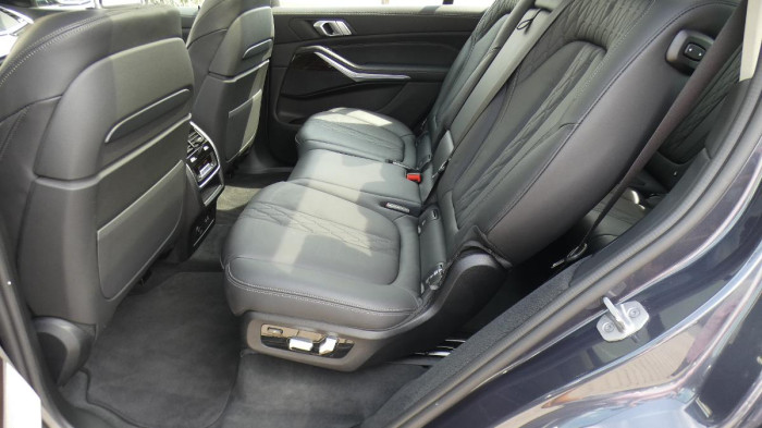 BMW X7 xDrive 40d Luxury na operativní leasing