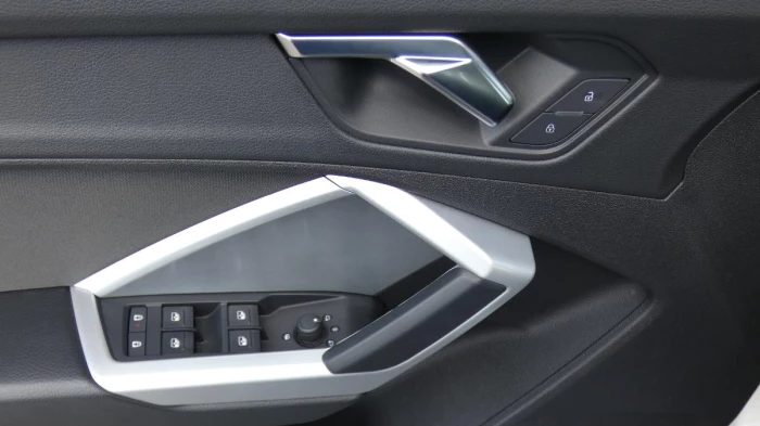 Audi Q3 2,0 TFSI quattro S tronic S-li na operativní leasing
