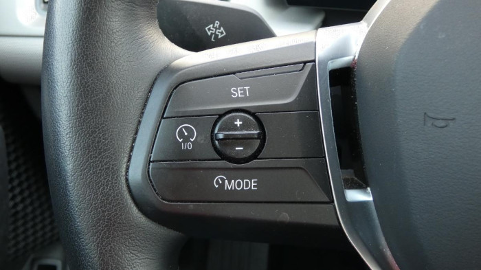 BMW X1 sDrive 18i na operativní leasing