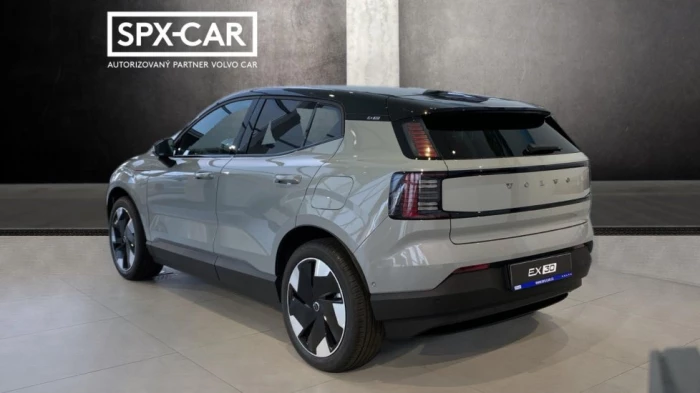 Volvo EX30 ULTRA, Single Motor Extended Range, 200 kW / 272 HP na operativní leasing