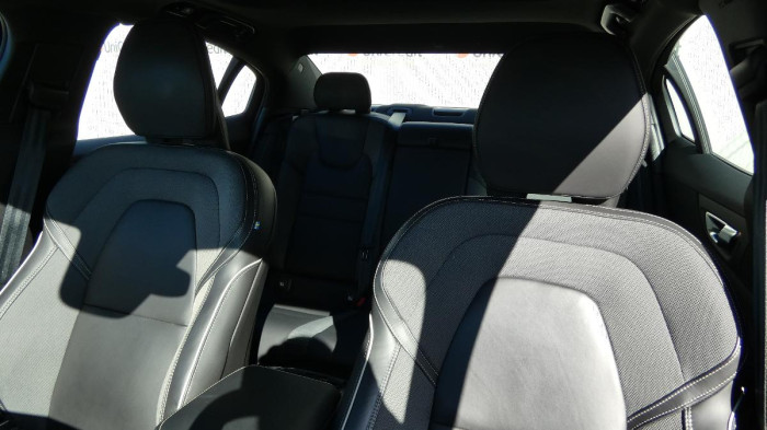 Volvo S60 B5 AWD Ultimate Dark na operativní leasing