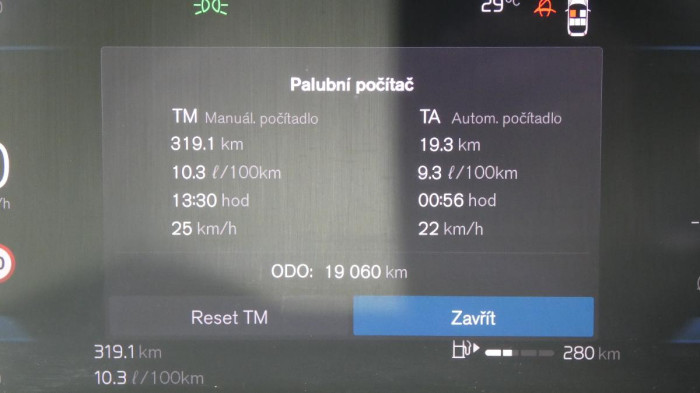 Volvo XC40 B4 AWD Plus Dark na operativní leasing