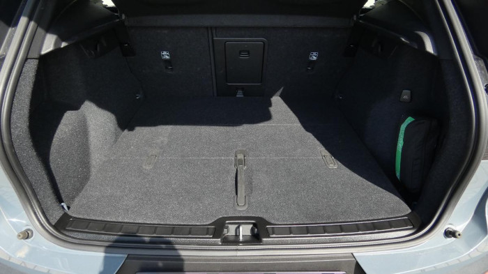 Volvo XC40 B3 mHEV Core aut. na operativní leasing