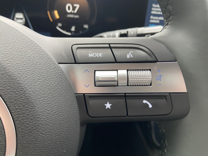 25 1,6 TGDI MT 20 YEARS LUXURY na operativní leasing