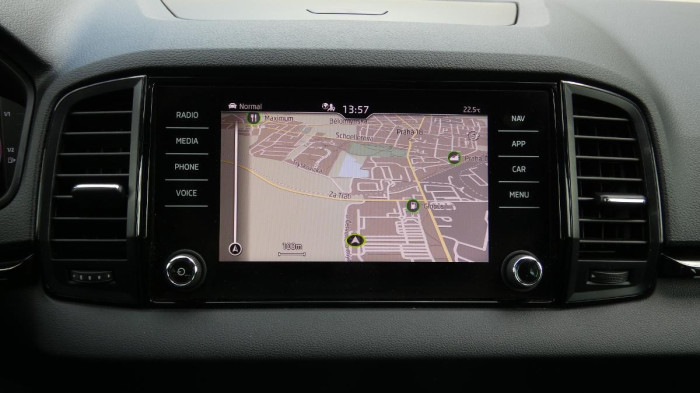 Škoda Karoq 1,5 TSI DSG Sportline na operativní leasing