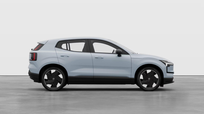 Volvo EX30 PURE ELECTRIC TWIN ENGINE PLUS na operativní leasing
