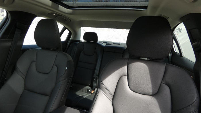 Volvo S60 B5 AWD Ultimate Dark na operativní leasing