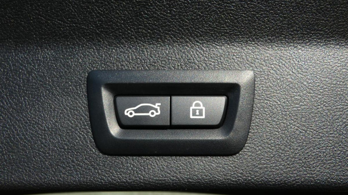 BMW X3 2.0 xDrive20i X-LINE na operativní leasing