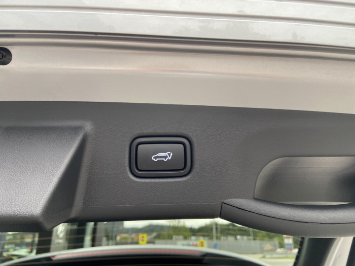 25 1,6 TGDI MT 20 YEARS LUXURY na operativní leasing